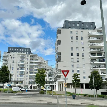 Apartment Agreable 2 Pieces Avec Balcon Et Parking Transports By Immo Kit